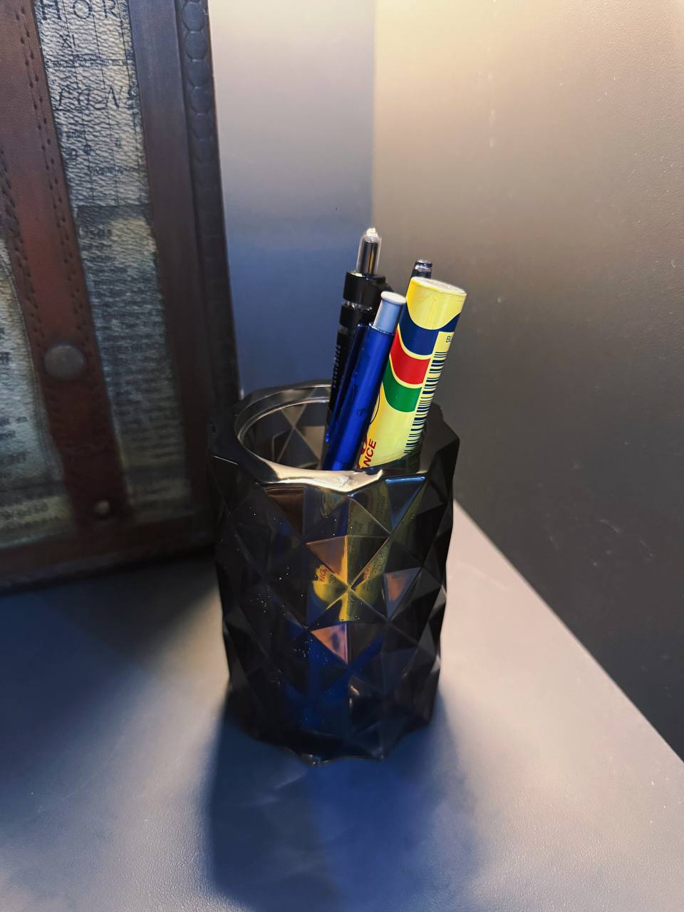ZB1006 Modern Desk Pen Holder