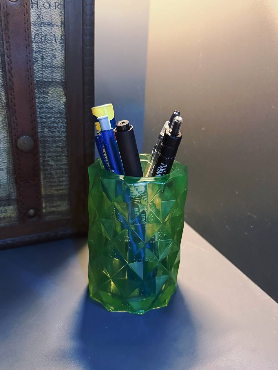 ZB1006 Modern Desk Pen Holder