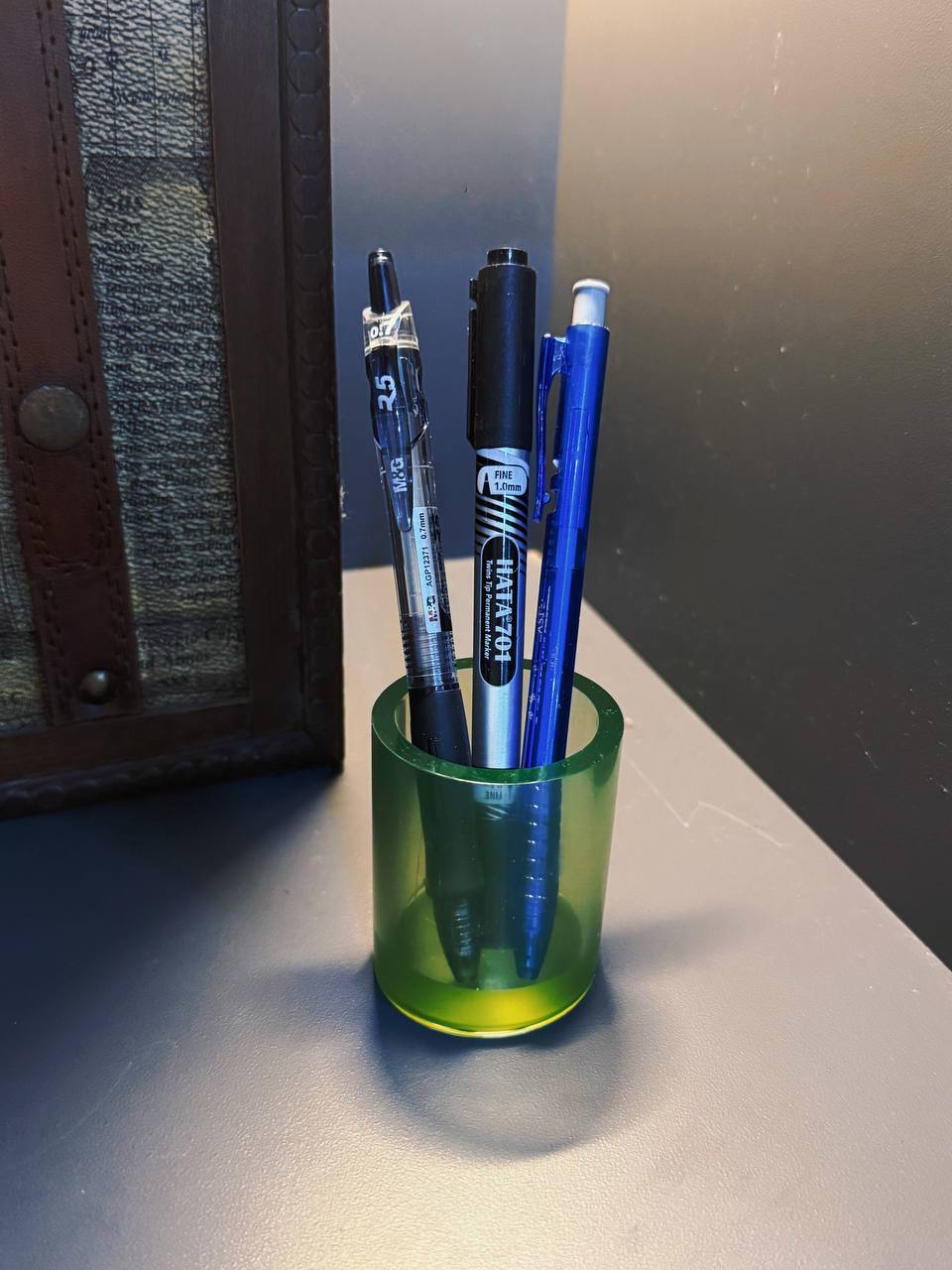 ZB1007 Modern Desk Pen Holder