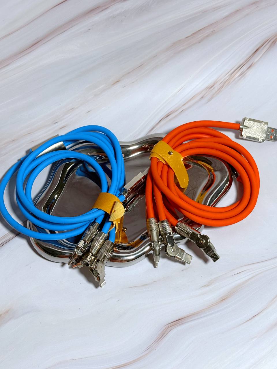 DZ1002 3-in-1 Rotating Charging Cable – One Cable For All