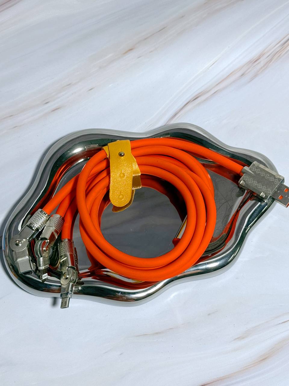 DZ1002 3-in-1 Rotating Charging Cable – One Cable For All