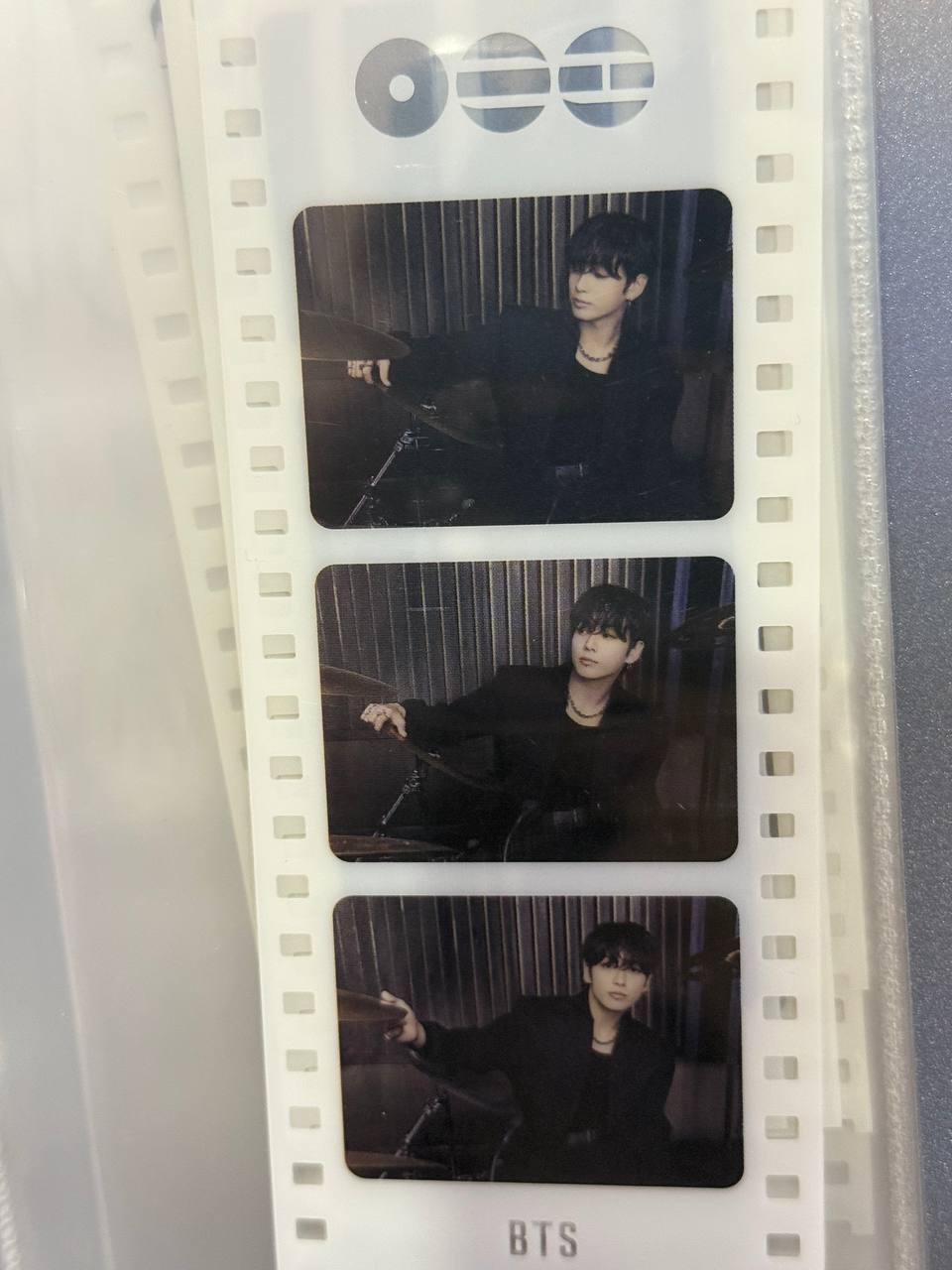KP1015 BTS ARIRANG OFFICIAL BOOKMARK
