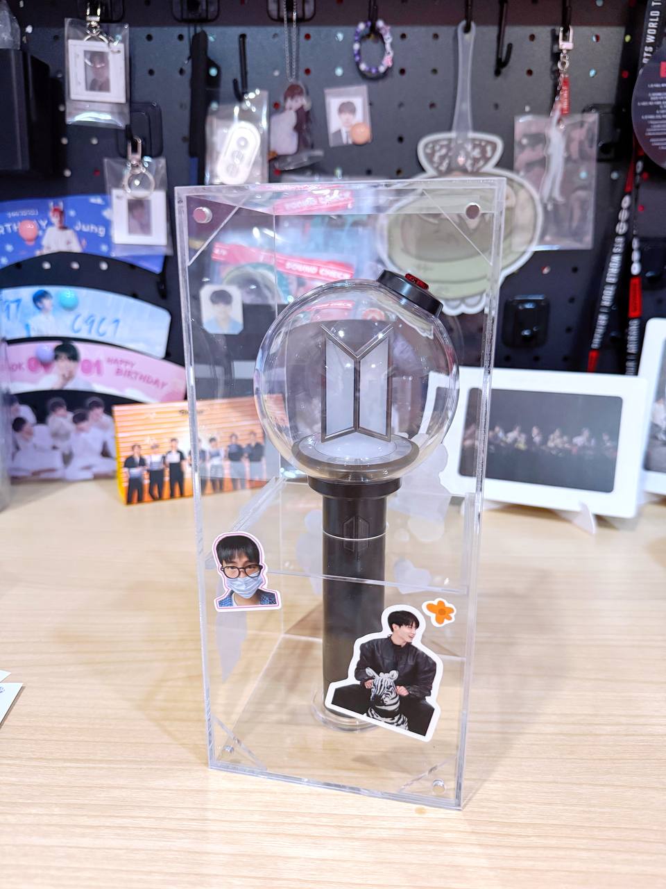 KP1018 BTS ARMY Bomb Display Case ✨Acrylic Lightstick Stand Box with Free Stickers & Fanmade Photocards